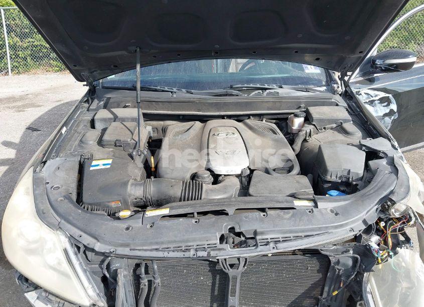 Photo 10 of 2011 Hyundai Genesis 4.6 (VIN KMHGC4DFXBU123470)