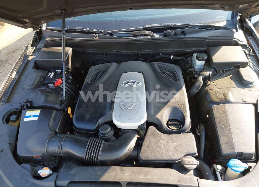 Photo 10 of 2011 Hyundai Genesis 4.6 (VIN KMHGC4DFXBU125610)