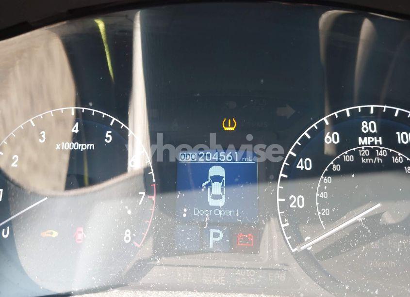 Photo 7 of 2011 Hyundai Genesis 4.6 (VIN KMHGC4DFXBU125610)