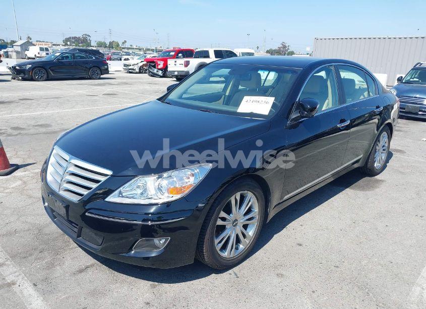 Photo 2 of 2011 Hyundai Genesis 4.6 (VIN KMHGC4DFXBU129477)