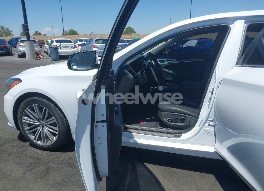 Photo 5 of 2018 Genesis G80 3.8 (VIN KMHGN4JE2JU238858)