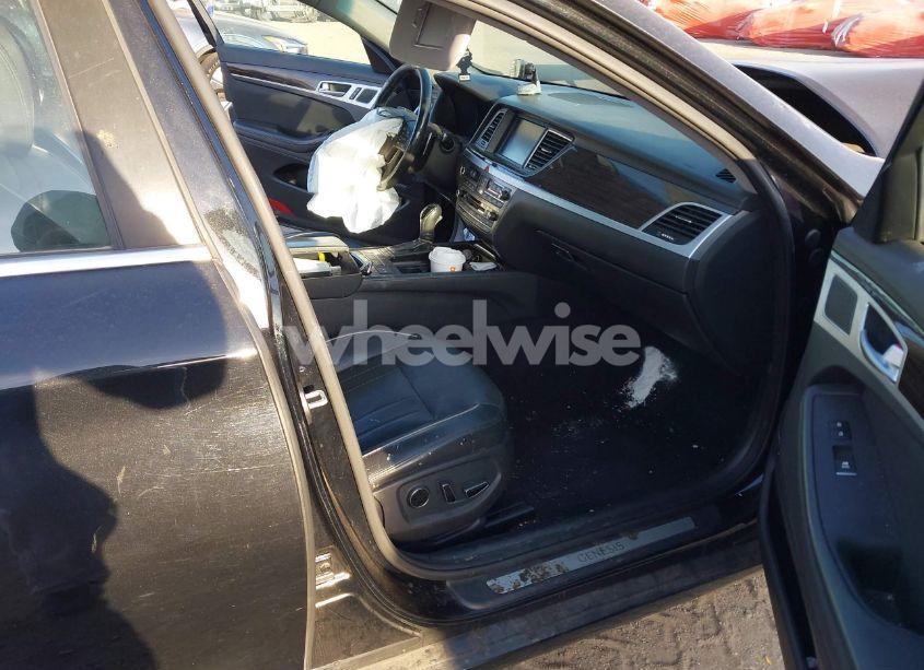 Photo 5 of 2015 Hyundai Genesis 3.8 (VIN KMHGN4JE5FU039746)