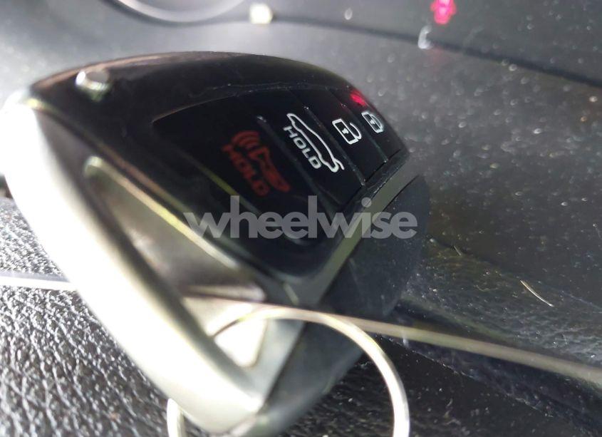 Photo 11 of 2015 Hyundai Genesis 3.8 (VIN KMHGN4JE6FU024513)