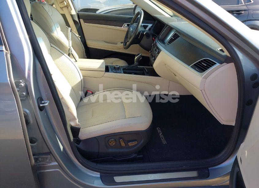 Photo 5 of 2016 Hyundai Genesis 3.8 (VIN KMHGN4JE6GU132941)