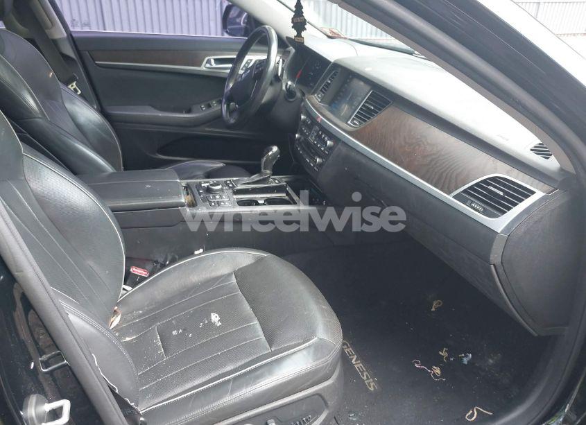 Photo 5 of 2015 Hyundai Genesis 3.8 (VIN KMHGN4JE9FU023078)