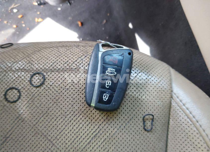 Photo 11 of 2015 Hyundai Genesis 3.8 (VIN KMHGN4JEXFU052363)