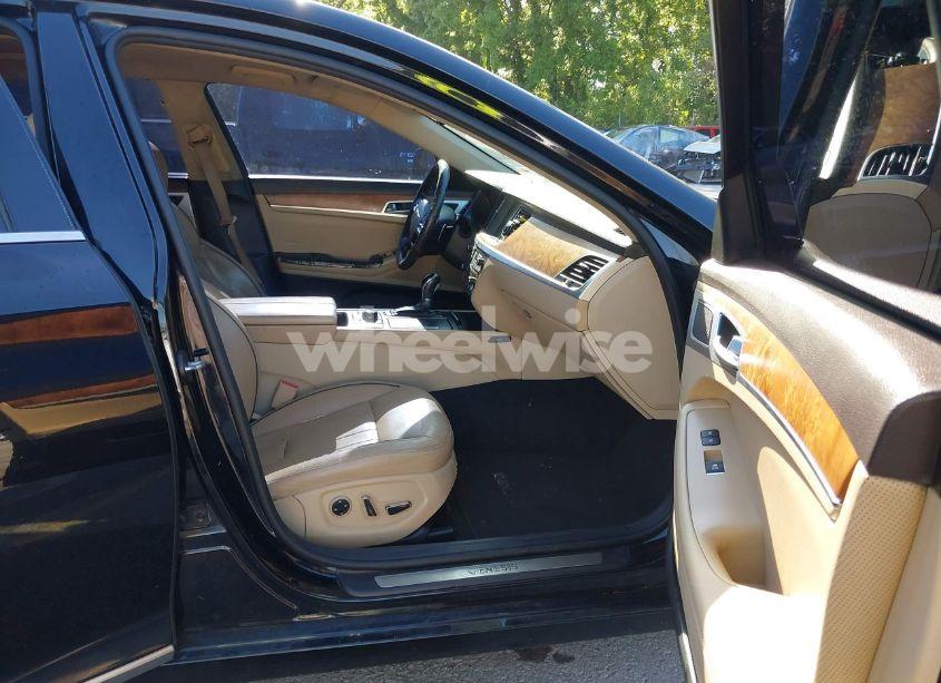 Photo 5 of 2015 Hyundai Genesis 5.0 (VIN KMHGN4JF3FU085410)