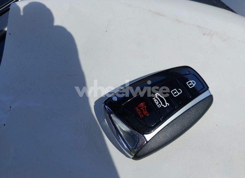 Photo 11 of 2015 Hyundai Genesis 5.0 (VIN KMHGN4JF6FU051901)