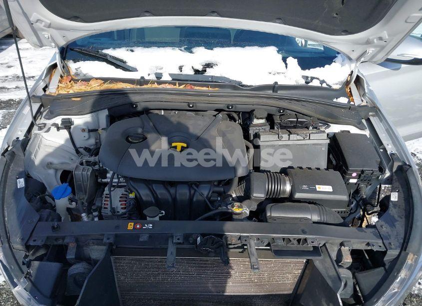 Photo 10 of 2018 Hyundai Elantra GT (VIN KMHH35LE2JU024806)