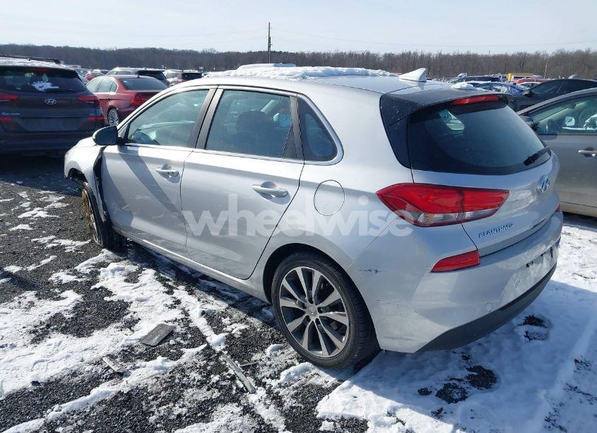 Photo 3 of 2018 Hyundai Elantra GT (VIN KMHH35LE2JU024806)