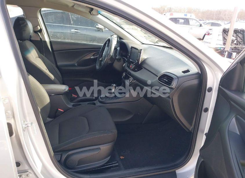 Photo 5 of 2018 Hyundai Elantra GT (VIN KMHH35LE2JU024806)