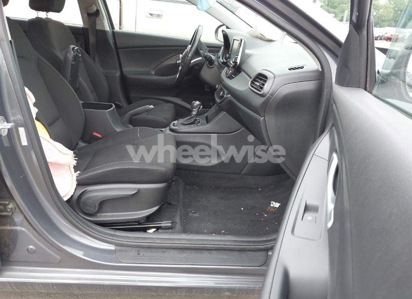 Photo 5 of 2018 Hyundai Elantra GT (VIN KMHH35LE3JU079670)