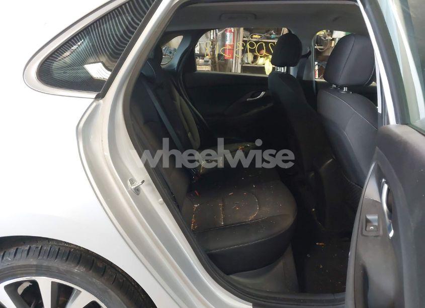 Photo 8 of 2018 Hyundai Elantra GT (VIN KMHH35LE6JU018992)