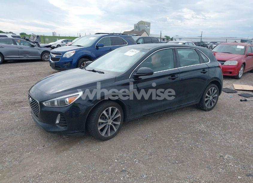 Photo 2 of 2019 Hyundai Elantra GT (VIN KMHH35LE9KU109353)