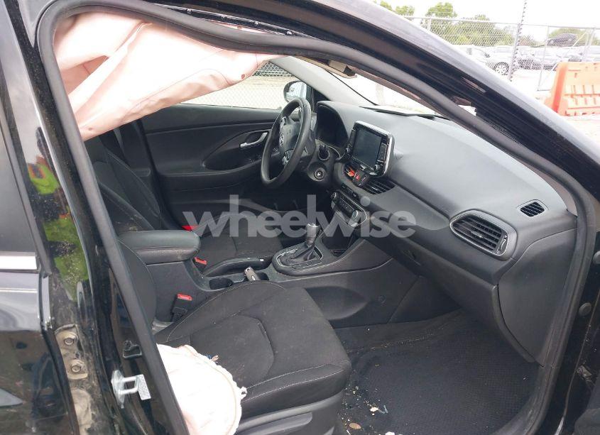 Photo 5 of 2019 Hyundai Elantra GT (VIN KMHH35LE9KU109353)