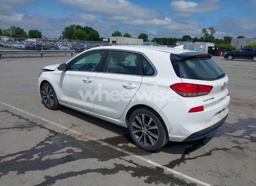 Photo 3 of 2018 Hyundai Elantra GT (VIN KMHH35LEXJU011561)