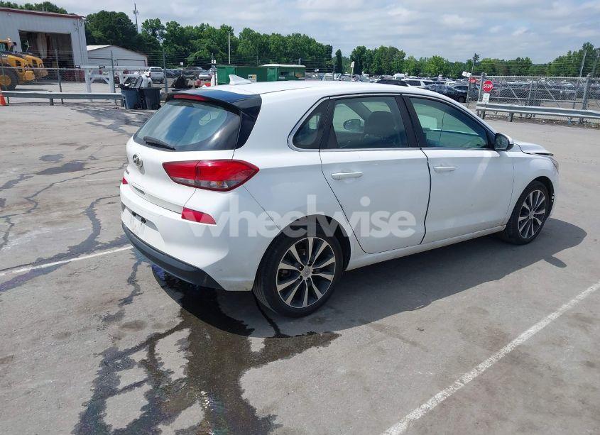 Photo 4 of 2018 Hyundai Elantra GT (VIN KMHH35LEXJU011561)