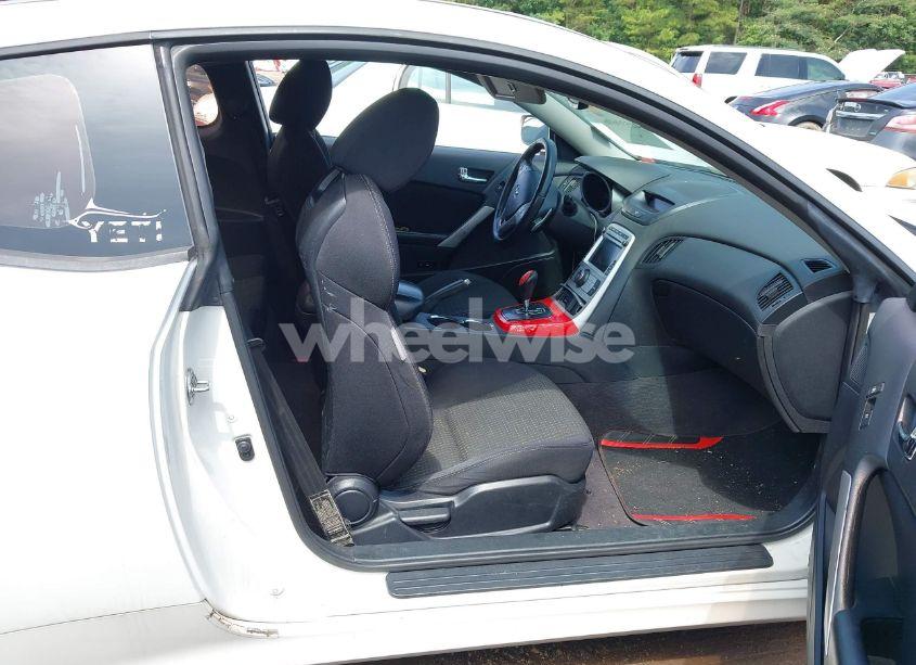 Photo 5 of 2010 Hyundai Genesis 2.0T PREMIUM (VIN KMHHT6KD3AU033898)