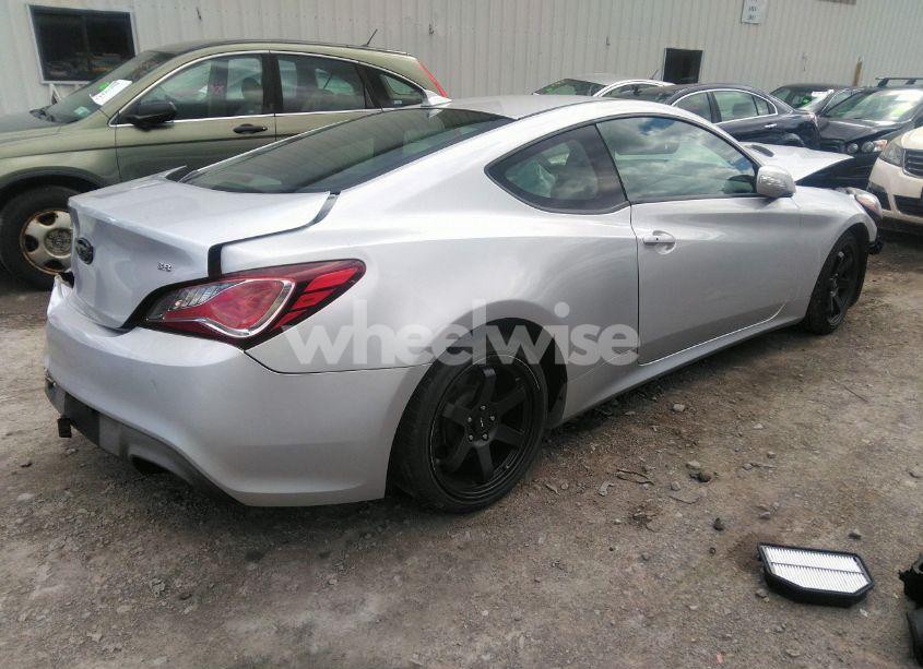 Photo 4 of 2015 Hyundai Genesis 3.8 BASE (VIN KMHHU6KJ2FU123277)