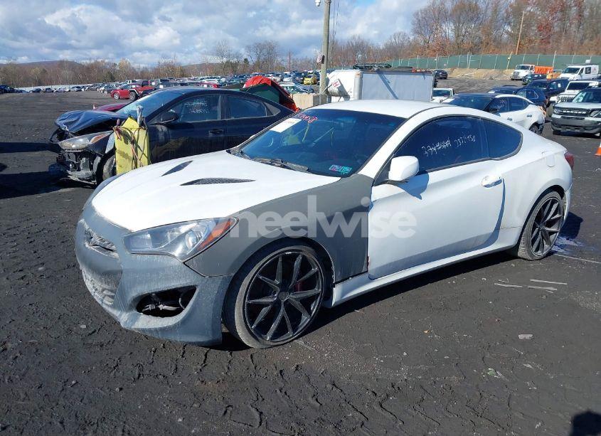 Photo 2 of 2013 Hyundai Genesis 3.8 R-SPEC (VIN KMHHU6KJ7DU096543)