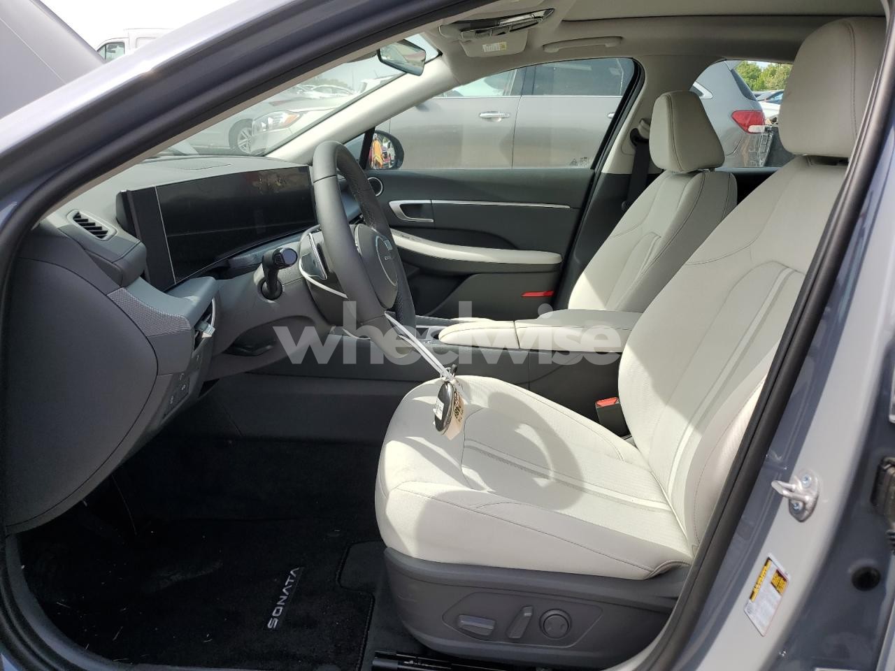 Photo 7 of 2025 HYUNDAI SONATA SEL (VIN KMHL14JA5SA500236)