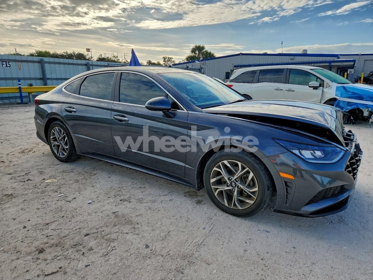 Photo 4 of 2023 HYUNDAI SONATA SEL (VIN KMHL14JAXPA302050)