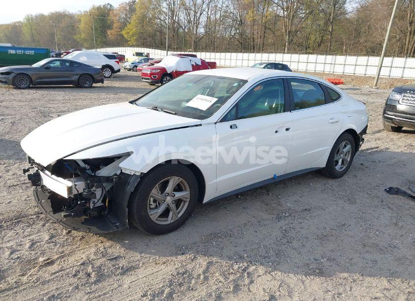 Photo 2 of 2022 Hyundai Sonata SE (VIN KMHL24JA3NA224740)
