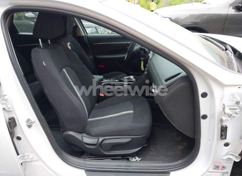 Photo 5 of 2023 Hyundai Sonata SE (VIN KMHL24JA5PA343473)