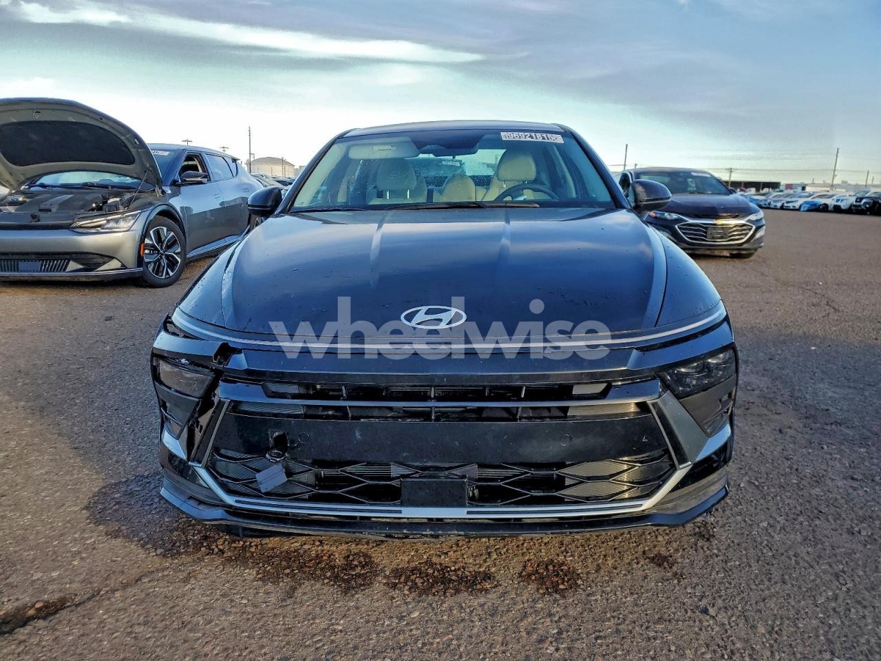 Photo 5 of 2026 HYUNDAI SONATA HYBRID (VIN KMHL24JJ8TA139714)