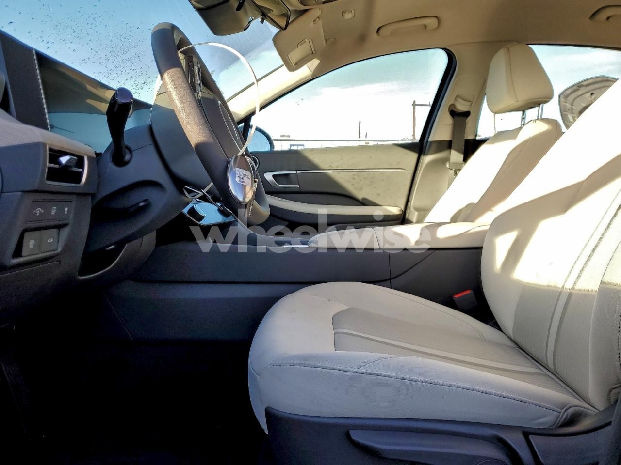 Photo 7 of 2026 HYUNDAI SONATA HYBRID (VIN KMHL24JJ8TA139714)