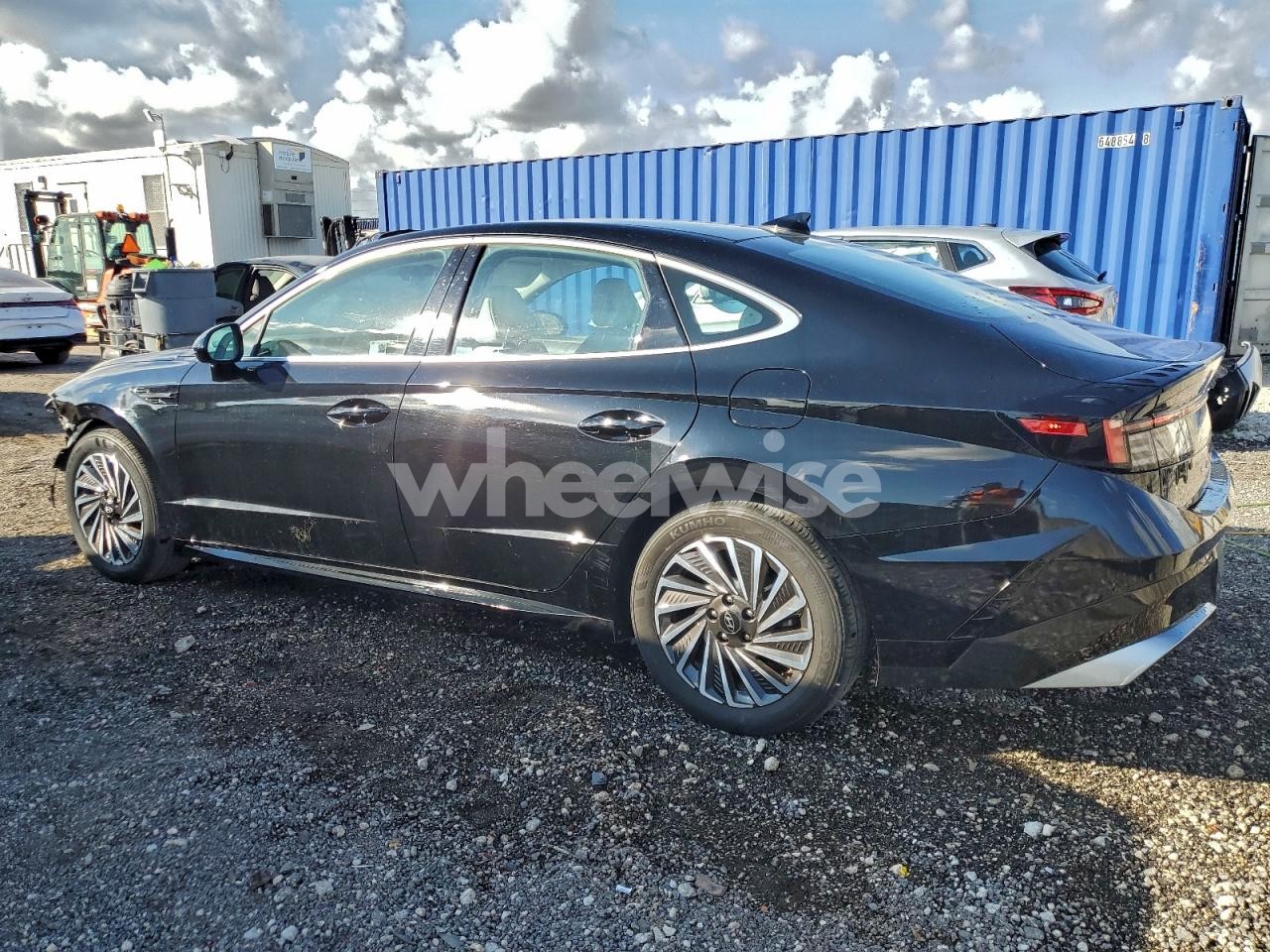 Photo 2 of 2025 HYUNDAI SONATA HYBRID (VIN KMHL34JJ2SA106722)