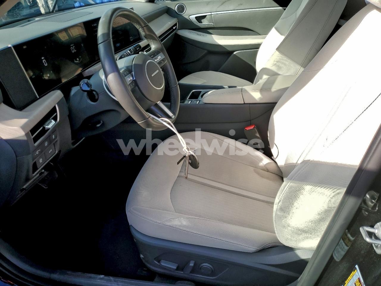 Photo 7 of 2025 HYUNDAI SONATA HYBRID (VIN KMHL34JJ2SA106722)