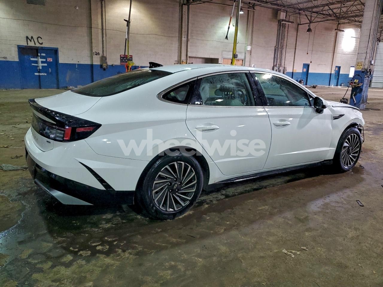 Photo 3 of 2025 HYUNDAI SONATA HYBRID (VIN KMHL34JJ3SA104722)