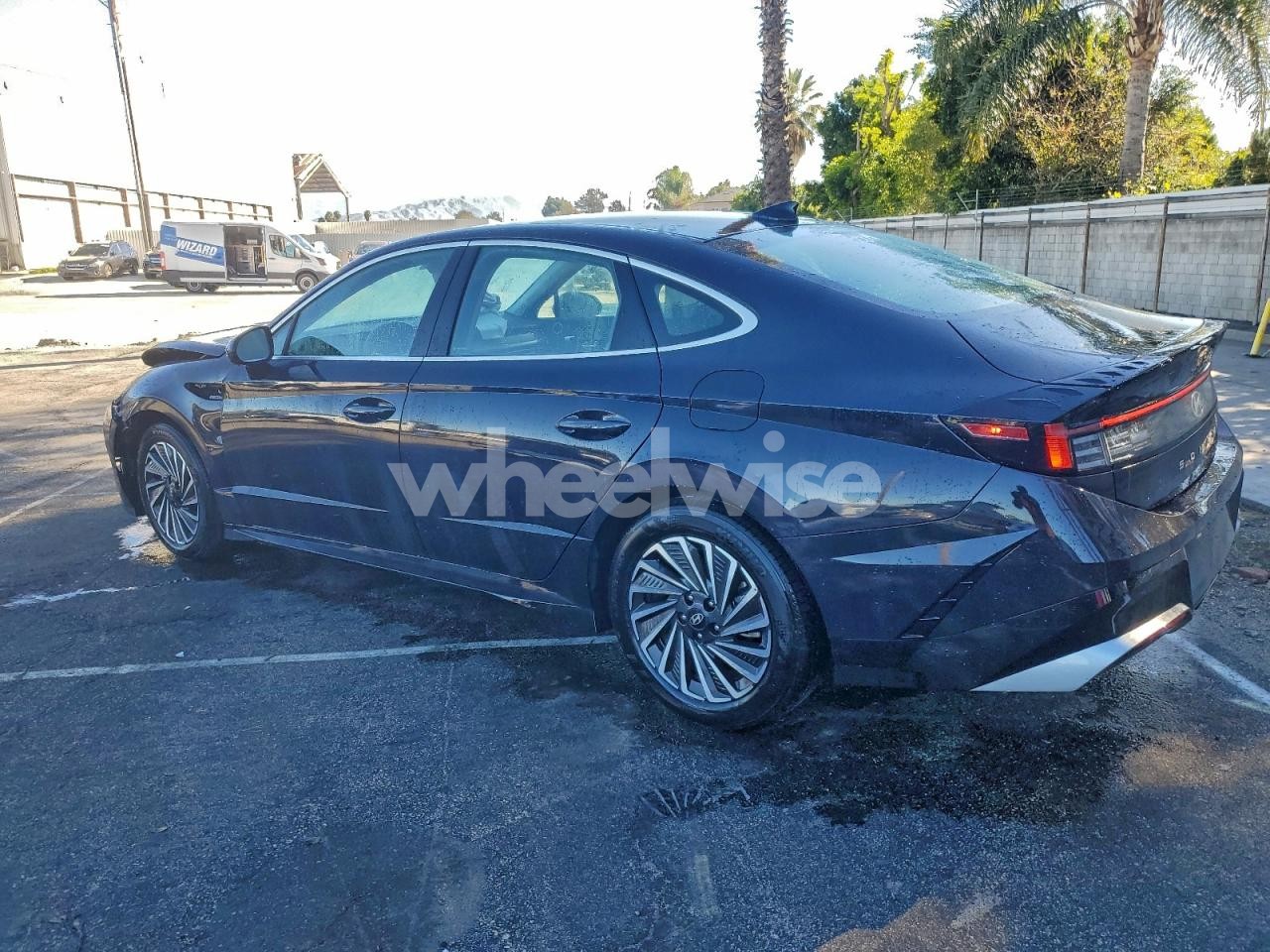 Photo 2 of 2025 HYUNDAI SONATA HYBRID (VIN KMHL34JJ5SA103765)