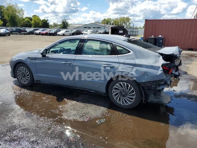 Photo 2 of 2025 HYUNDAI SONATA HYBRID (VIN KMHL34JJ5SA109744)