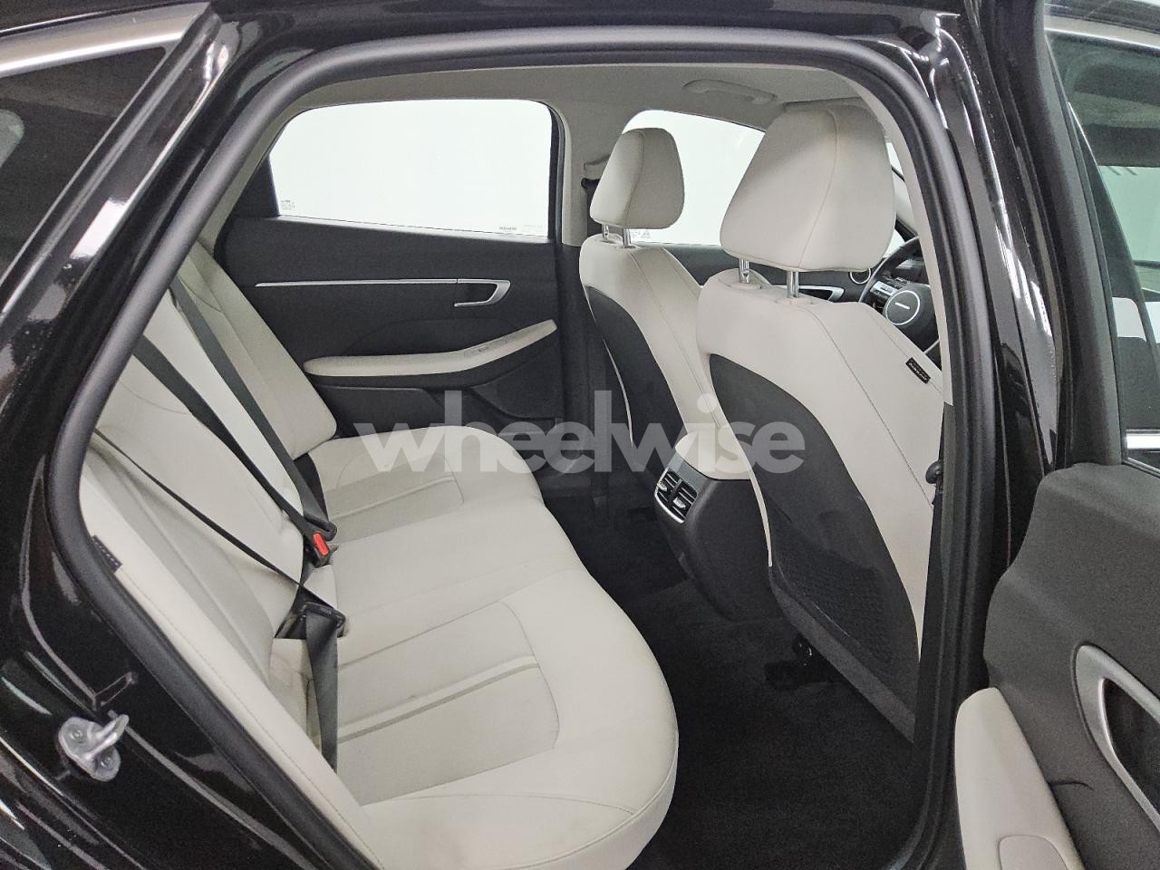 Photo 10 of 2025 HYUNDAI SONATA HYBRID (VIN KMHL34JJ6SA104908)