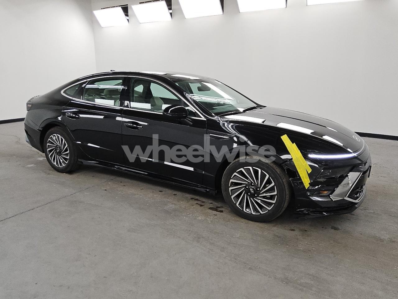 Photo 4 of 2025 HYUNDAI SONATA HYBRID (VIN KMHL34JJ6SA104908)