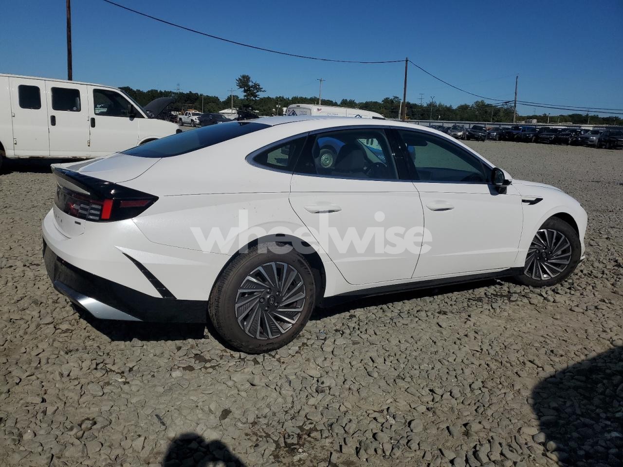 Photo 3 of 2025 HYUNDAI SONATA HYBRID (VIN KMHL34JJ6SA115892)