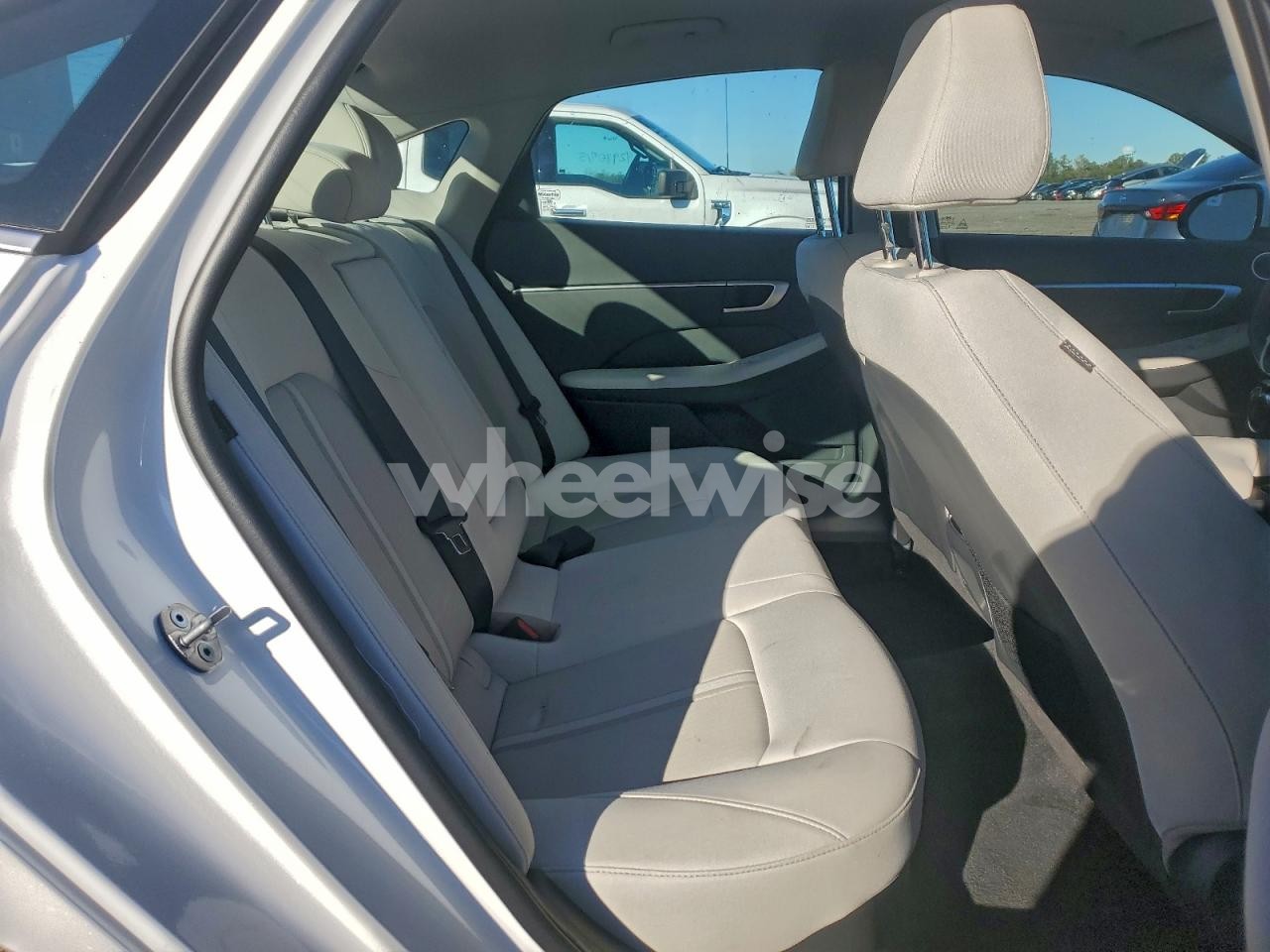 Photo 10 of 2025 HYUNDAI SONATA HYBRID (VIN KMHL34JJ7SA129512)