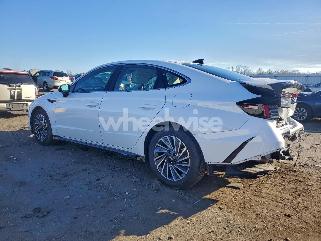 Photo 2 of 2025 HYUNDAI SONATA HYBRID (VIN KMHL34JJ7SA129512)