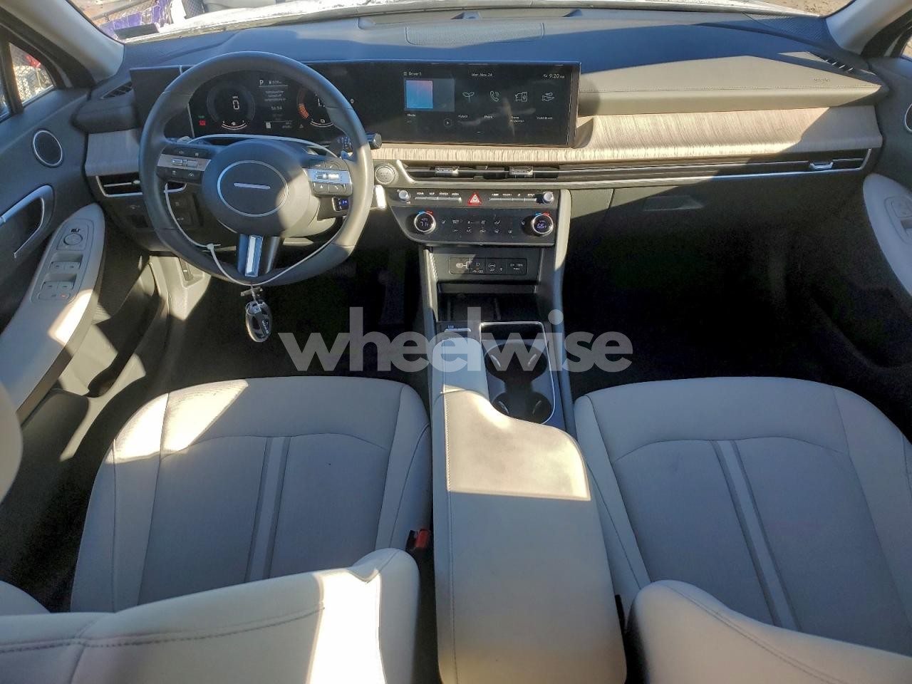 Photo 8 of 2025 HYUNDAI SONATA HYBRID (VIN KMHL34JJ7SA129512)