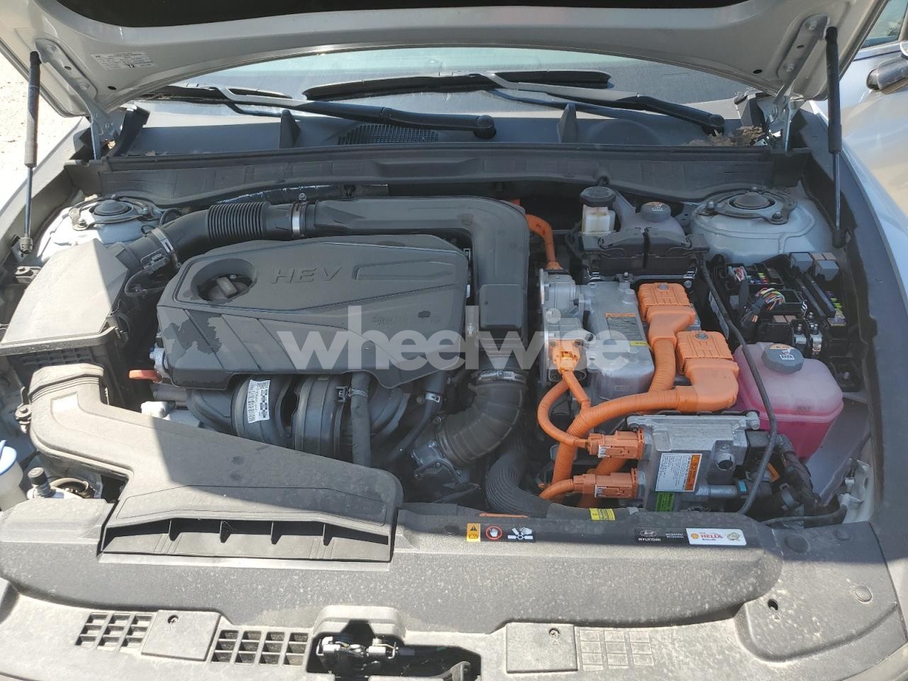 Photo 11 of 2024 HYUNDAI SONATA HYBRID (VIN KMHL34JJ8RA099172)