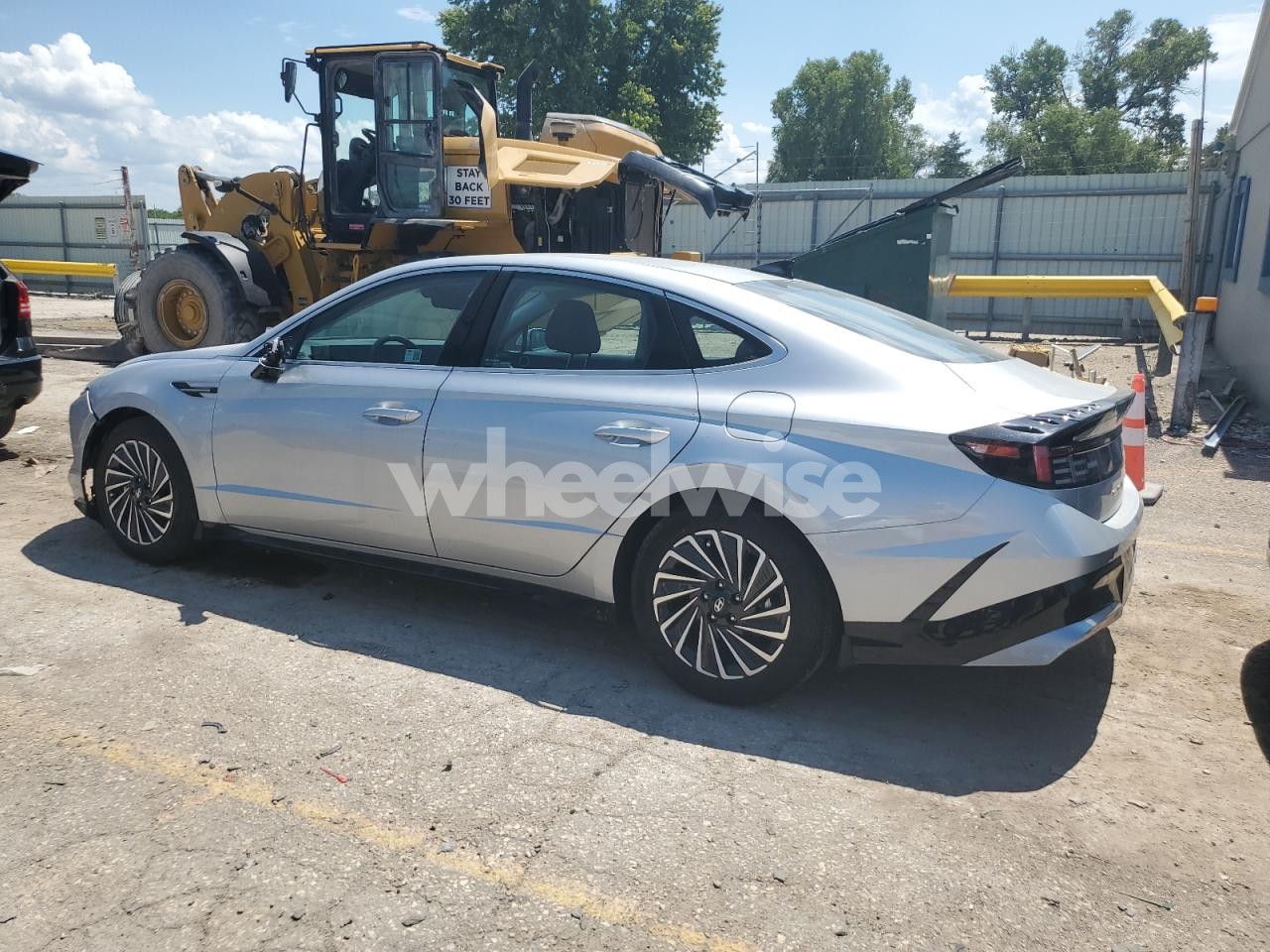 Photo 2 of 2024 HYUNDAI SONATA HYBRID (VIN KMHL34JJ8RA099172)