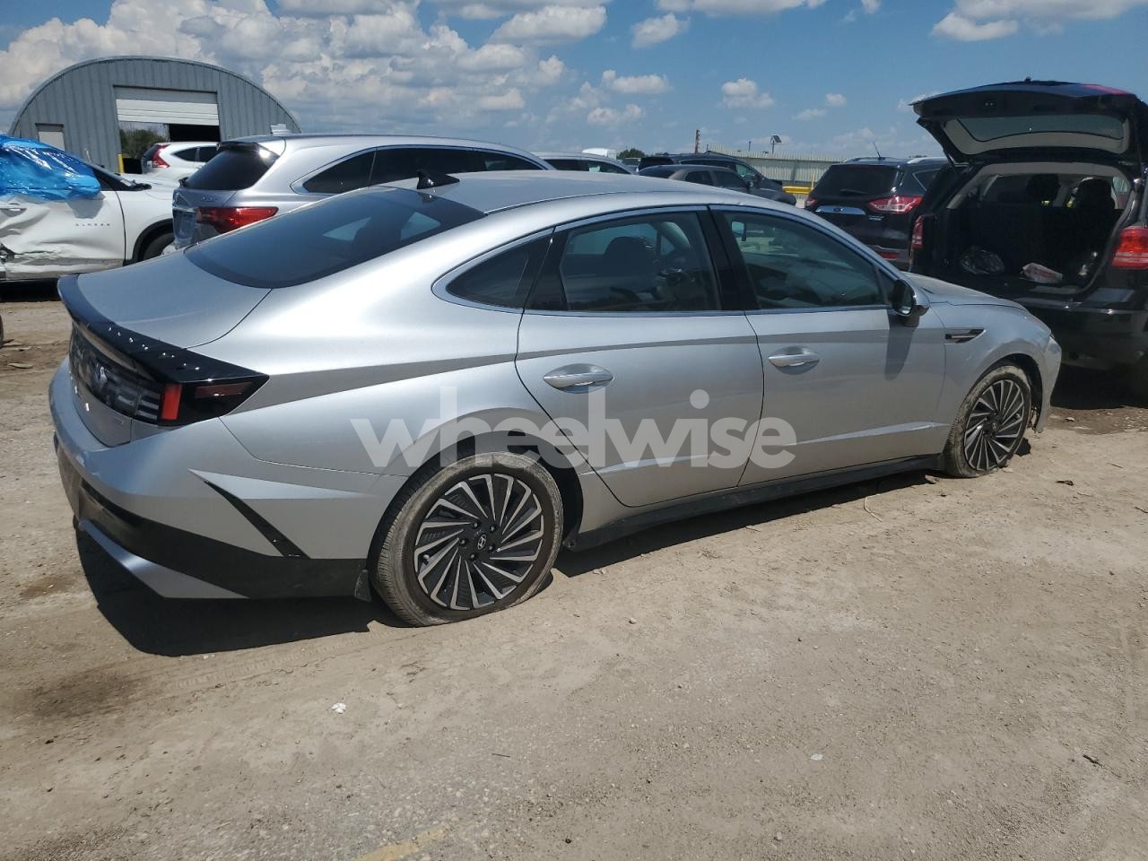 Photo 3 of 2024 HYUNDAI SONATA HYBRID (VIN KMHL34JJ8RA099172)