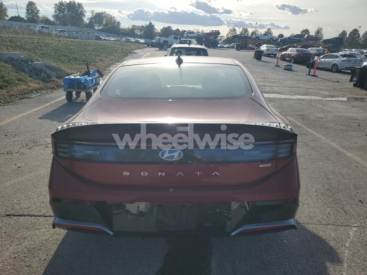 Photo 6 of 2025 HYUNDAI SONATA HYBRID (VIN KMHL34JJ9SA108175)