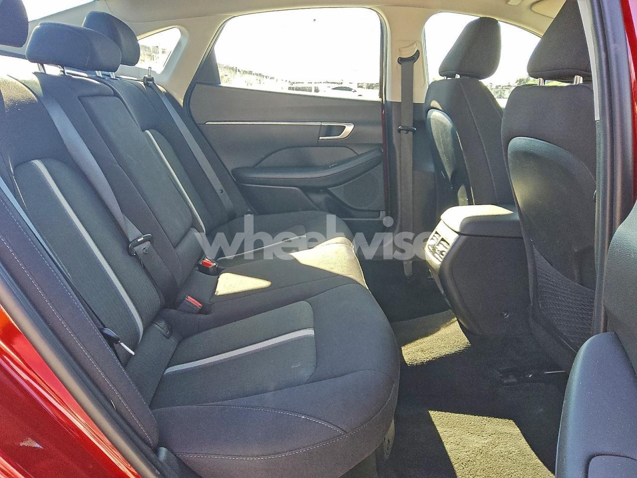 Photo 10 of 2025 HYUNDAI SONATA HYBRID (VIN KMHL34JJXSA106838)