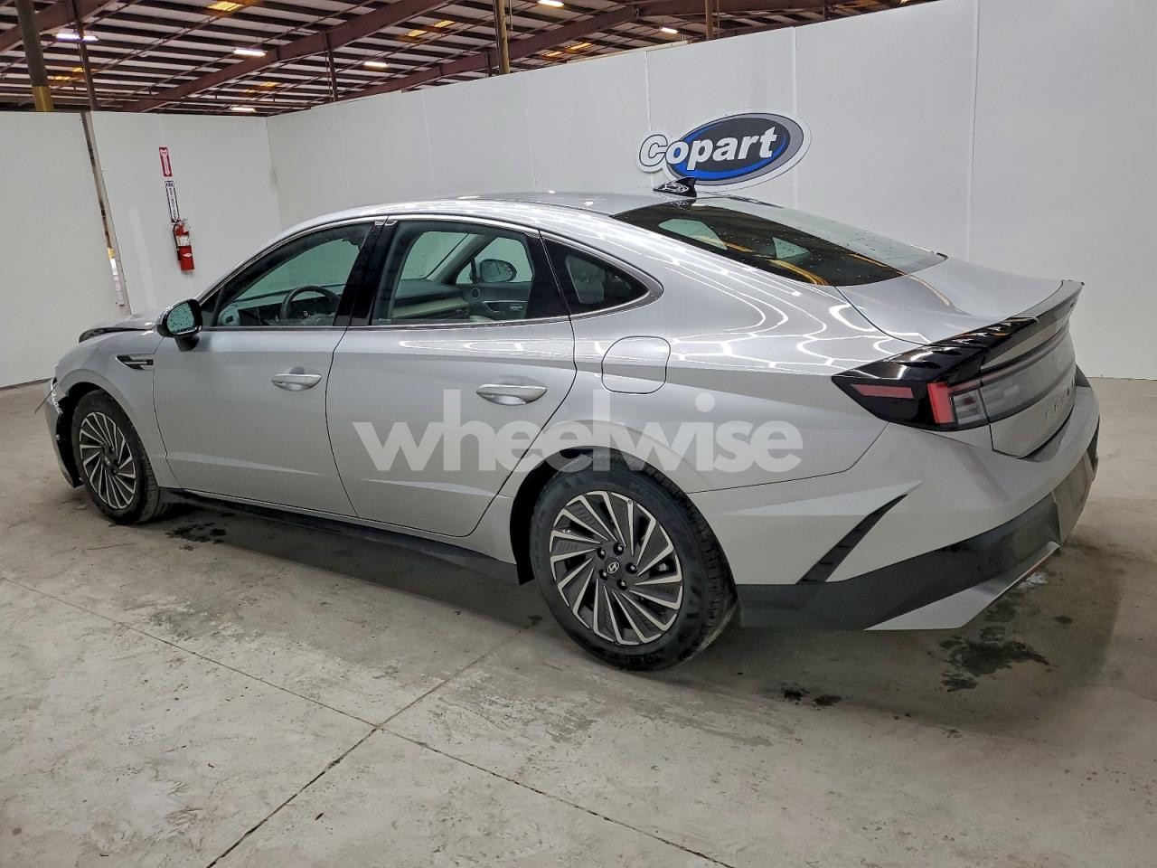 Photo 2 of 2025 HYUNDAI SONATA HYBRID (VIN KMHL34JJXSA123137)