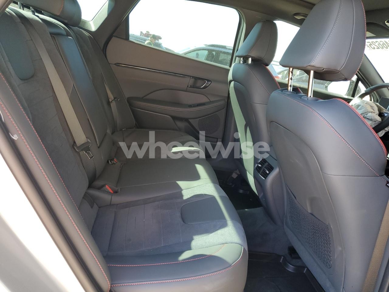 Photo 10 of 2025 HYUNDAI SONATA N LINE (VIN KMHL54JC0SA498949)