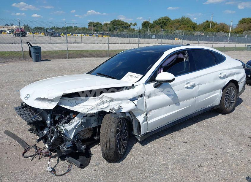 Photo 2 of 2024 Hyundai Sonata HYBRID LIMITED (VIN KMHL54JJ0RA099838)