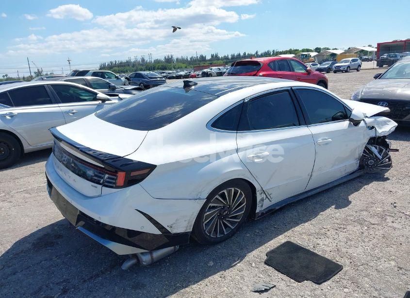 Photo 4 of 2024 Hyundai Sonata HYBRID LIMITED (VIN KMHL54JJ0RA099838)
